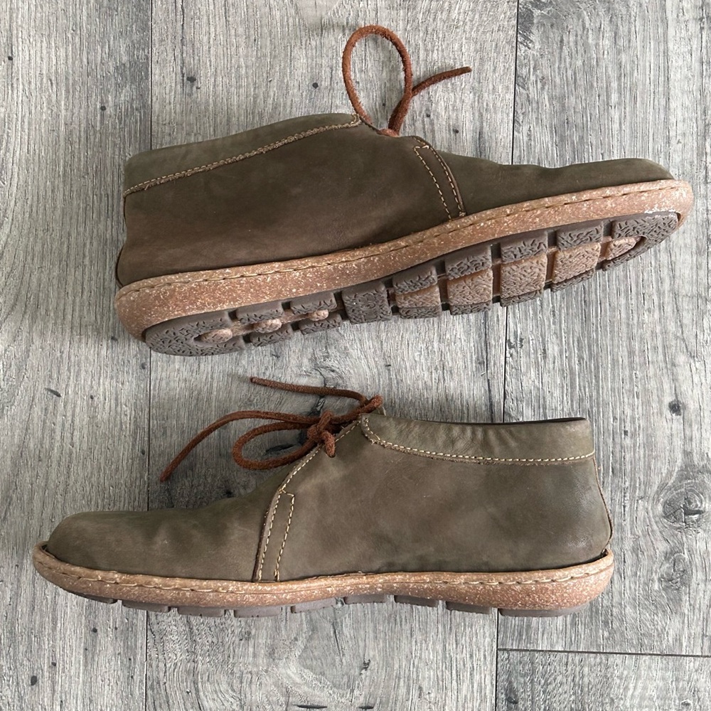 Born Nuala II Olive Green Nubuck Lace Up Chukka Booties Size 10 - Picture 4 of 10